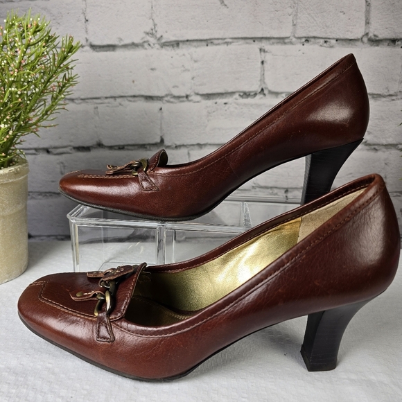 ANTONIO MELANI Brown Leather Heels with Gold Chain Detail On Toe Size 8.5 Euc - Picture 2 of 8